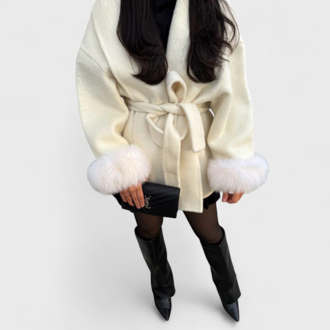 Estelle – Eleganter Mantel mit Kunstfell-Details