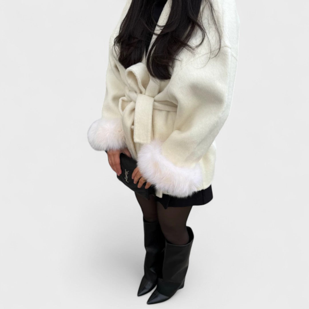 Estelle – Eleganter Mantel mit Kunstfell-Details