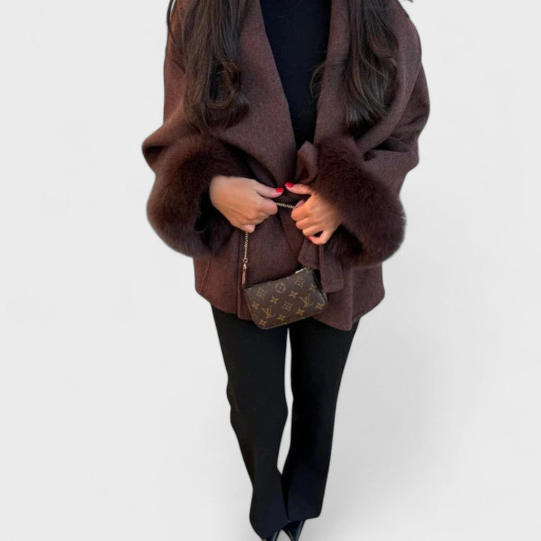 Estelle – Eleganter Mantel mit Kunstfell-Details