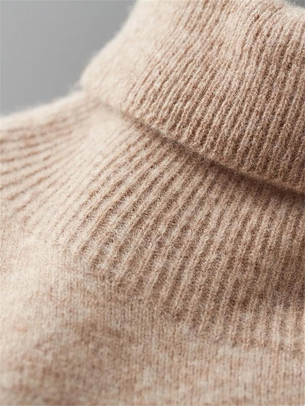 Rivano | Minimalistischer Pullover ohne Rollkragen