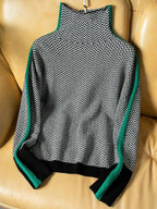Alvera | Pullover mit hohem Kragen und markanten Kontraststreifen